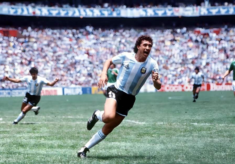 Top 5 Greatest Defenders in the History of Football